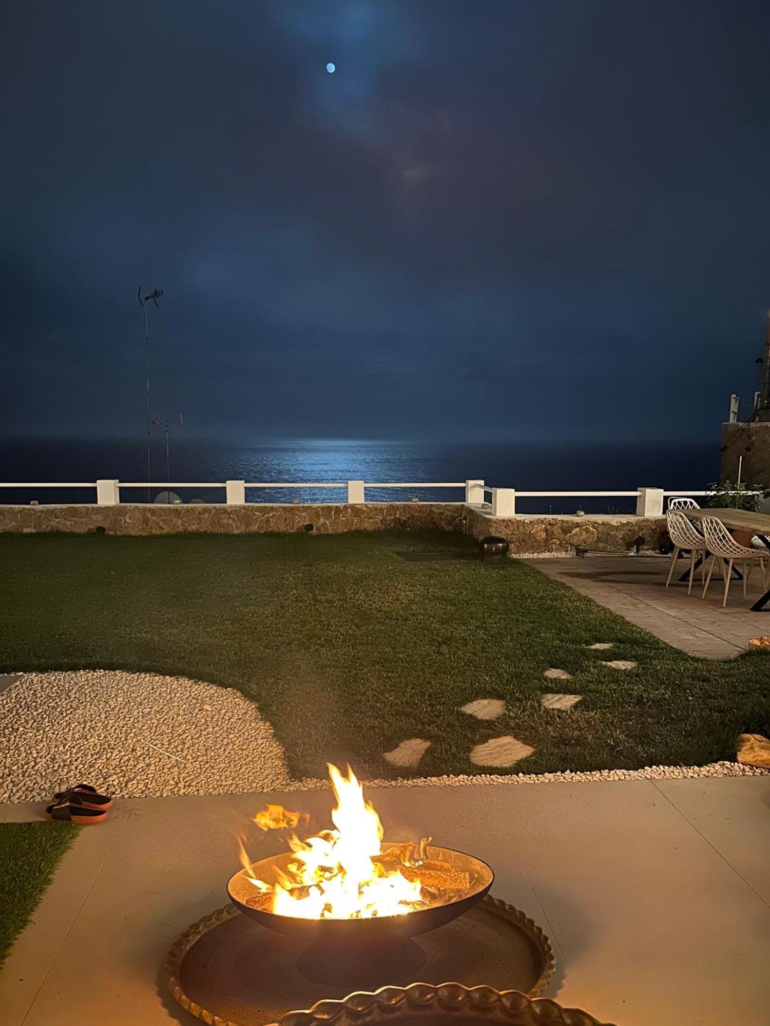 Private 250sqm Garden Duplex, Jacuzzi, Cinema, Sea View Escape Apartment