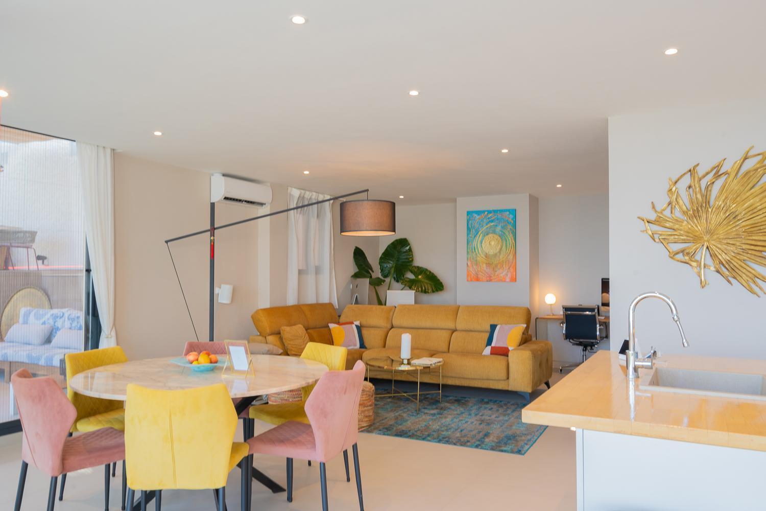 Apartment Private 250sqm Garden Duplex, Jacuzzi, Cinema, Sea View Escape Torremolinos