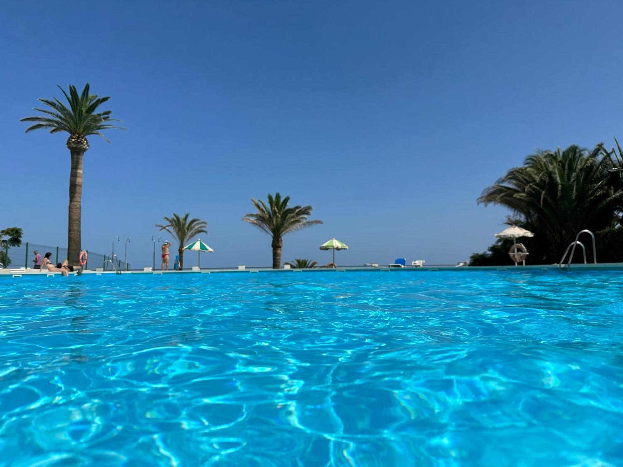 Private 250sqm Garden Duplex, Jacuzzi, Cinema, Sea View Escape Torremolinos